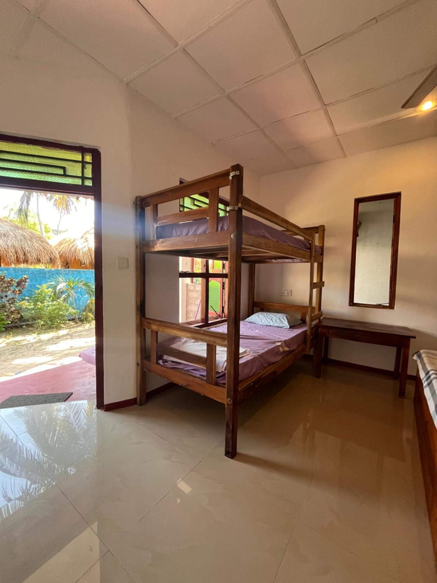 Hotel Crystal Bay à Baie d'Arugam Extérieur photo